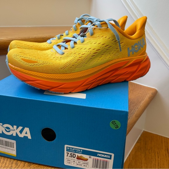 NWT Hoka Clifton 8 Yellow Hoka One One Men’s Running shoes — brand NEW - Picture 13 of 16